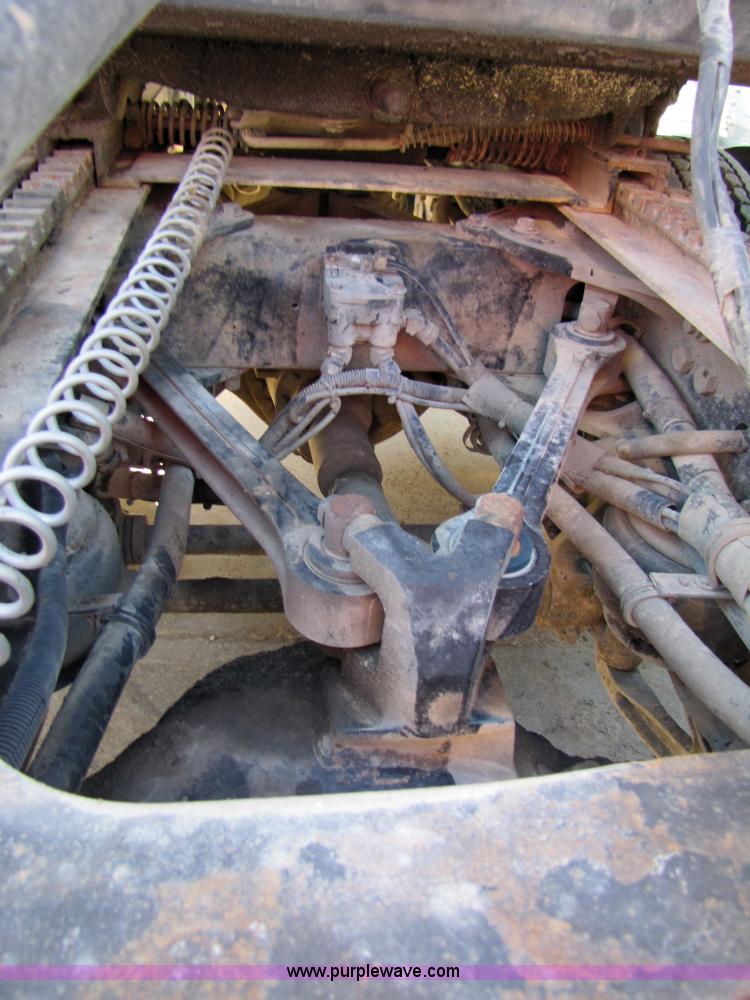 image for item 4647 2000 Kenworth Construct T800 semi truck