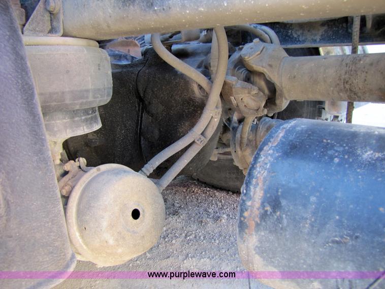 image for item 4647 2000 Kenworth Construct T800 semi truck