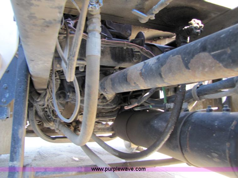 image for item 4647 2000 Kenworth Construct T800 semi truck