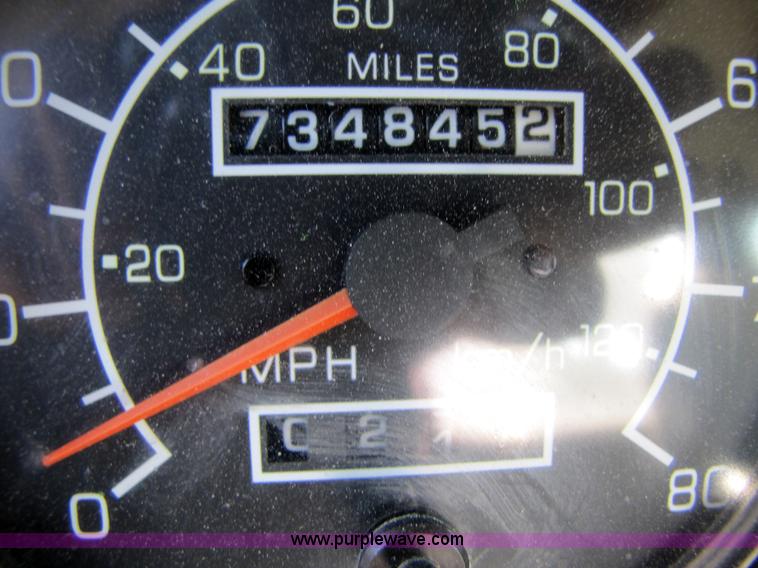 image for item 4648 2000 Kenworth Construct T800 semi truck