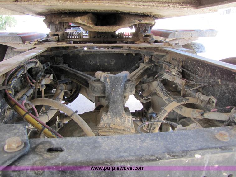 image for item 4648 2000 Kenworth Construct T800 semi truck