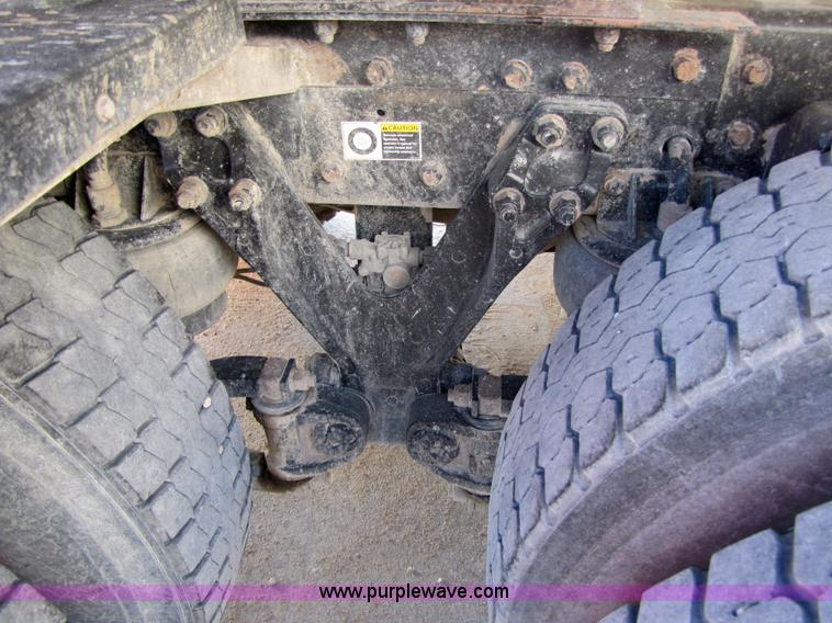 image for item 4648 2000 Kenworth Construct T800 semi truck