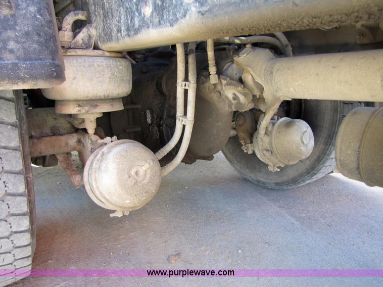 image for item 4648 2000 Kenworth Construct T800 semi truck