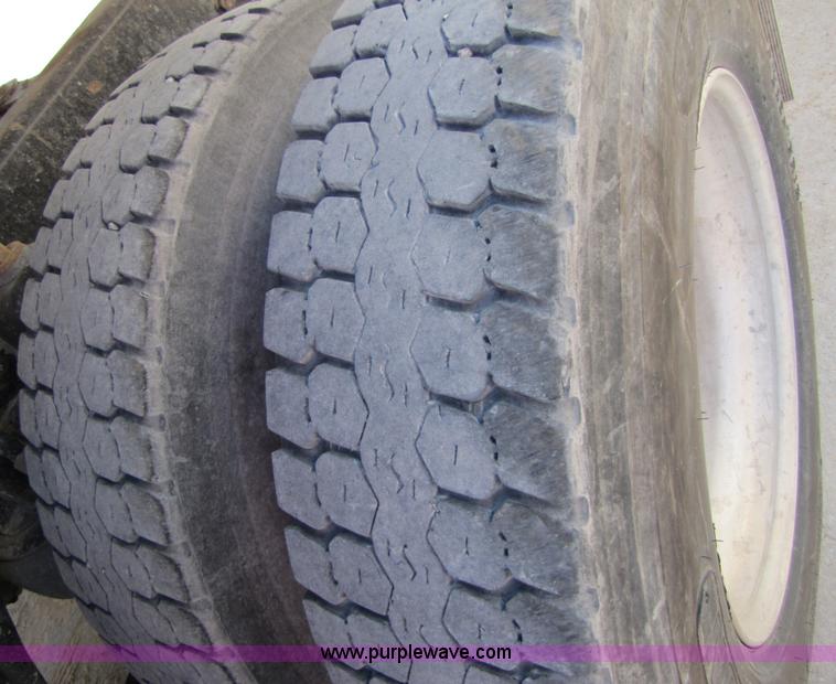 image for item 4648 2000 Kenworth Construct T800 semi truck