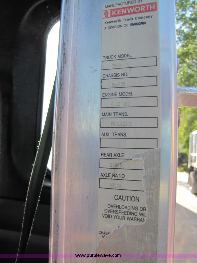 image for item 4648 2000 Kenworth Construct T800 semi truck