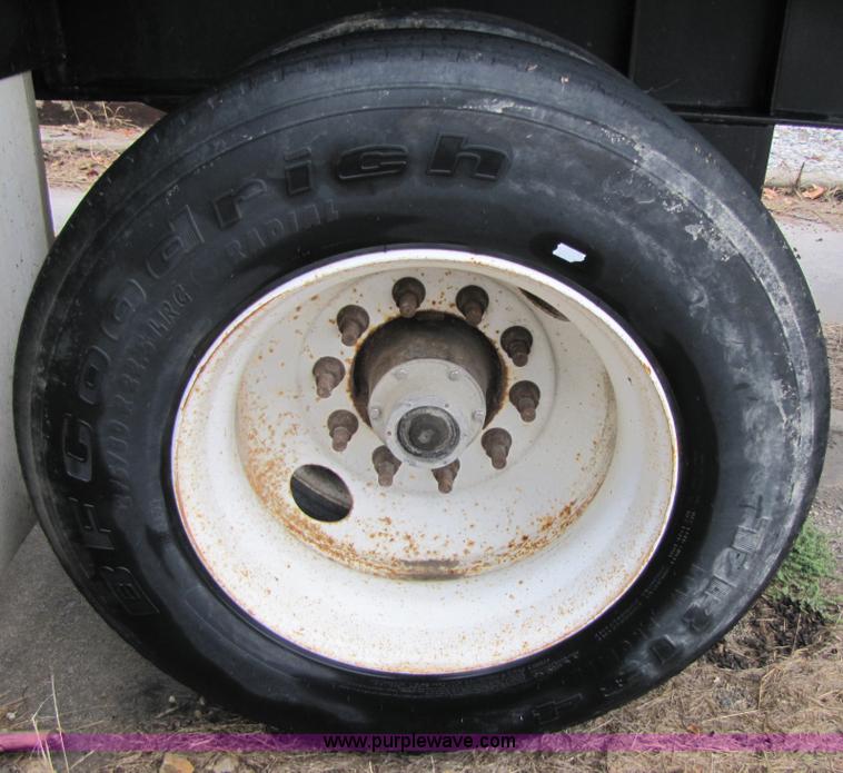 image for item 5260 2004 Transcraft Eagle II aluminum flatbed trailer