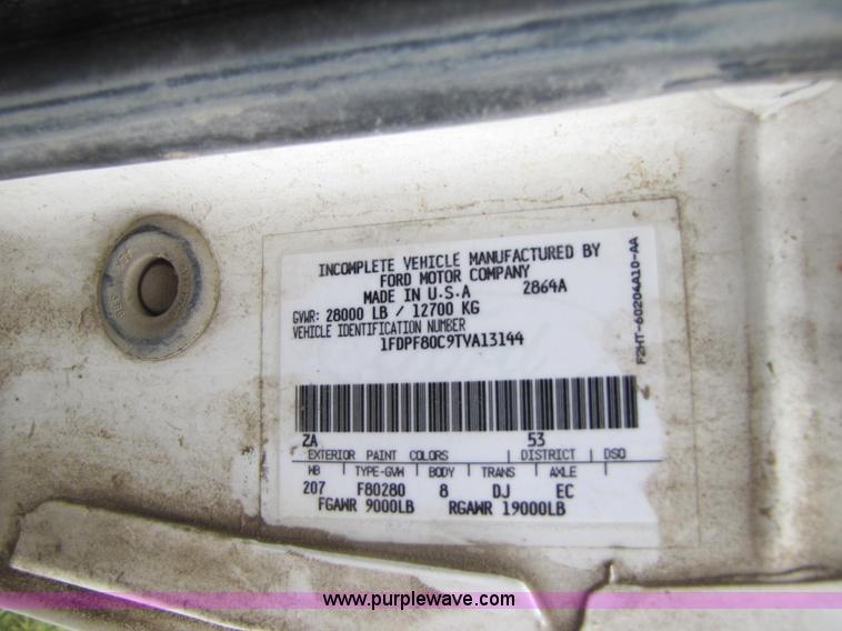 image for item 5261 1996 Ford F650 cab and chassis