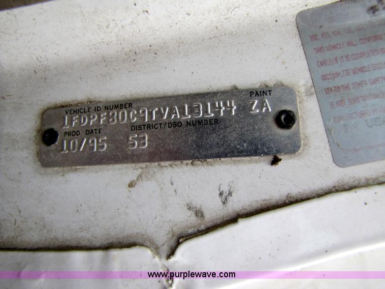 image for item 5261 1996 Ford F650 cab and chassis