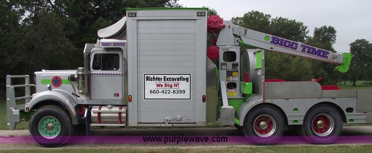 image for item 5788 1979 Western Star heavy service crane truck