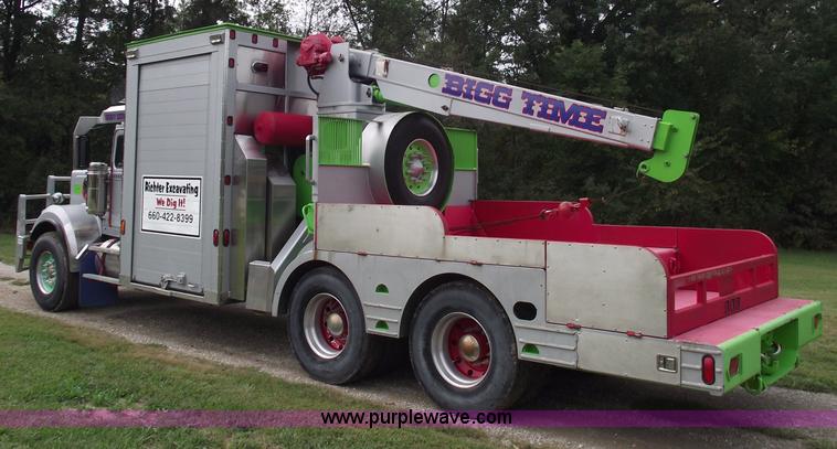image for item 5788 1979 Western Star heavy service crane truck