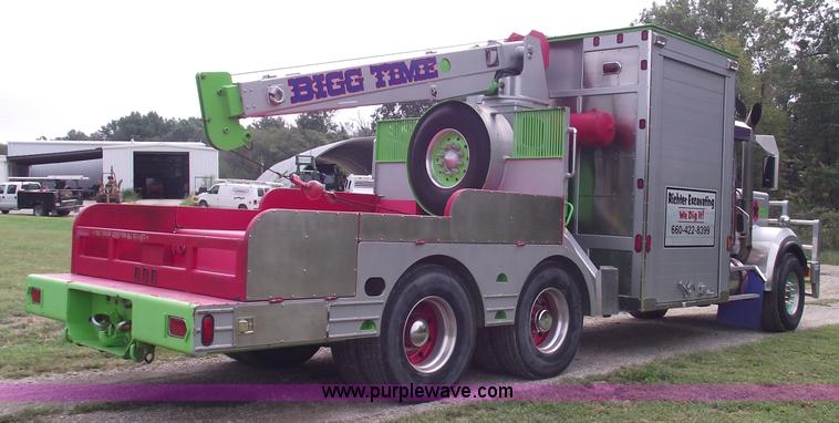 image for item 5788 1979 Western Star heavy service crane truck