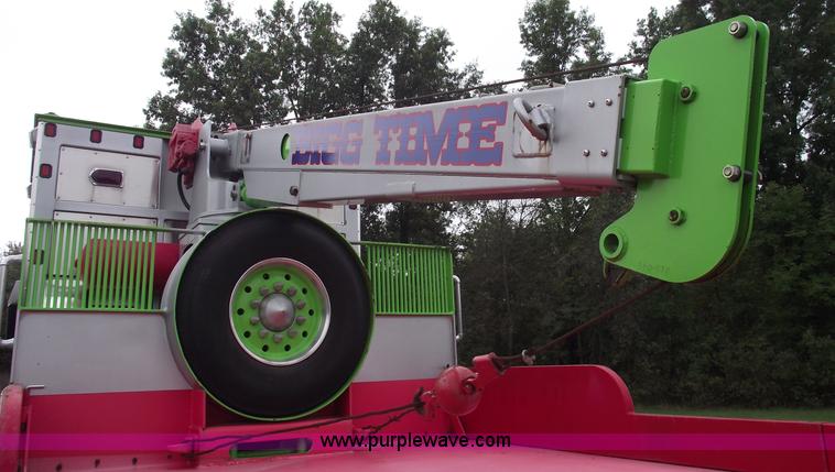 image for item 5788 1979 Western Star heavy service crane truck
