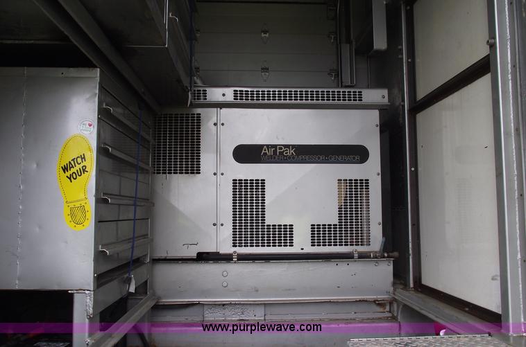 image for item 5788 1979 Western Star heavy service crane truck