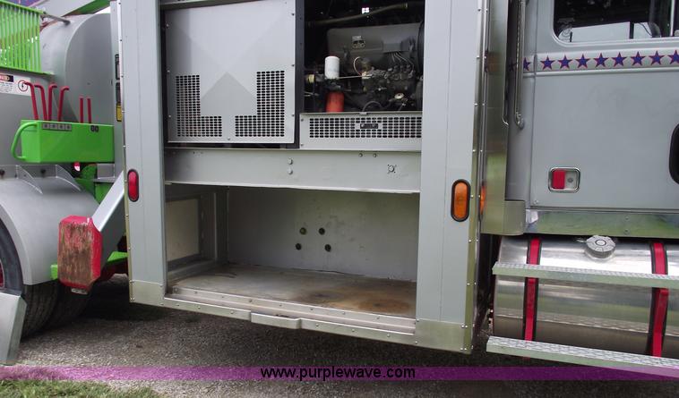 image for item 5788 1979 Western Star heavy service crane truck