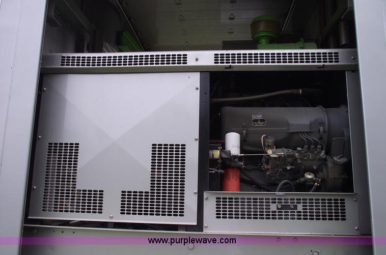 image for item 5788 1979 Western Star heavy service crane truck