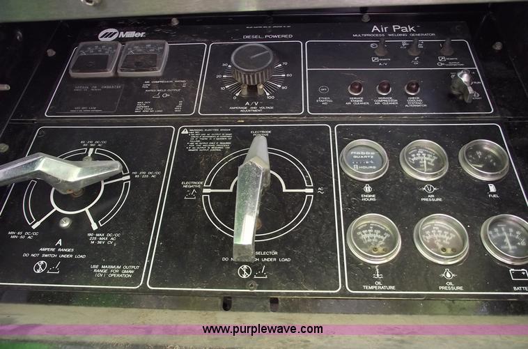 image for item 5788 1979 Western Star heavy service crane truck