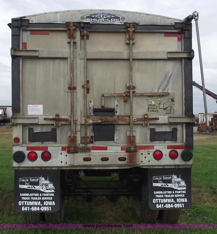 image for item 5812 1984 15' aluminum pup trailer
