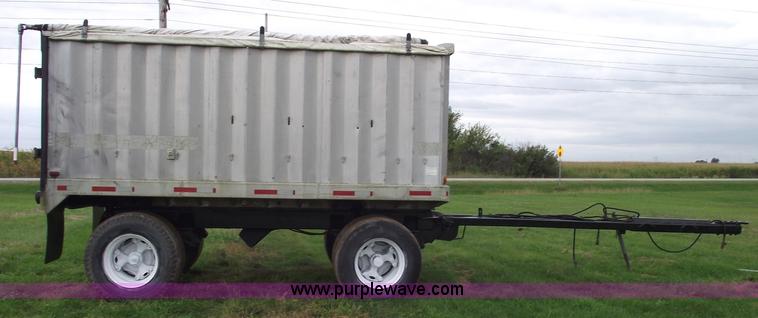 image for item 5812 1984 15' aluminum pup trailer
