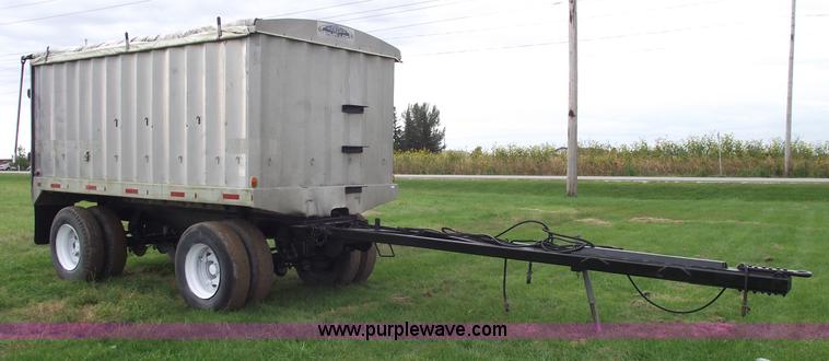 image for item 5812 1984 15' aluminum pup trailer