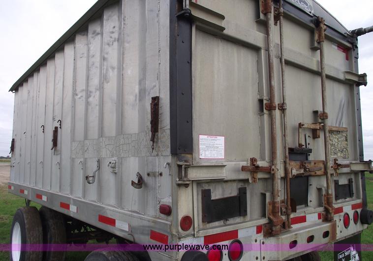 image for item 5812 1984 15' aluminum pup trailer