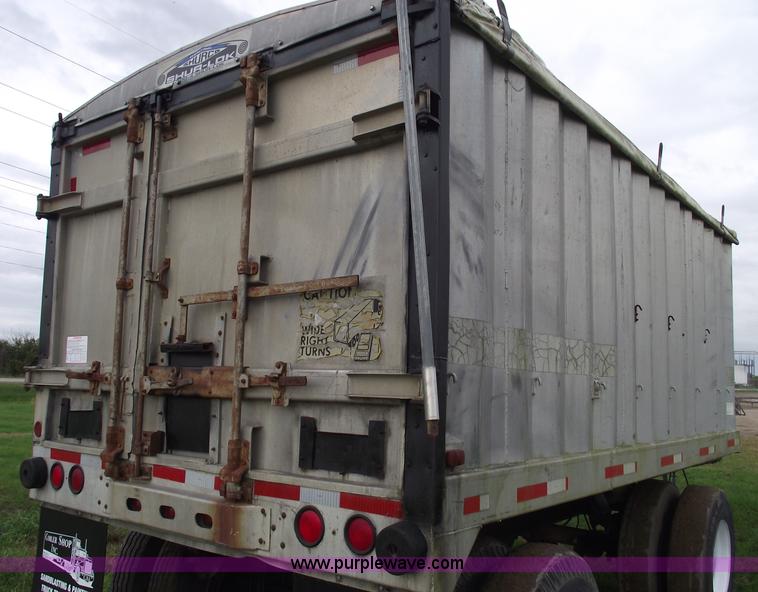 image for item 5812 1984 15' aluminum pup trailer