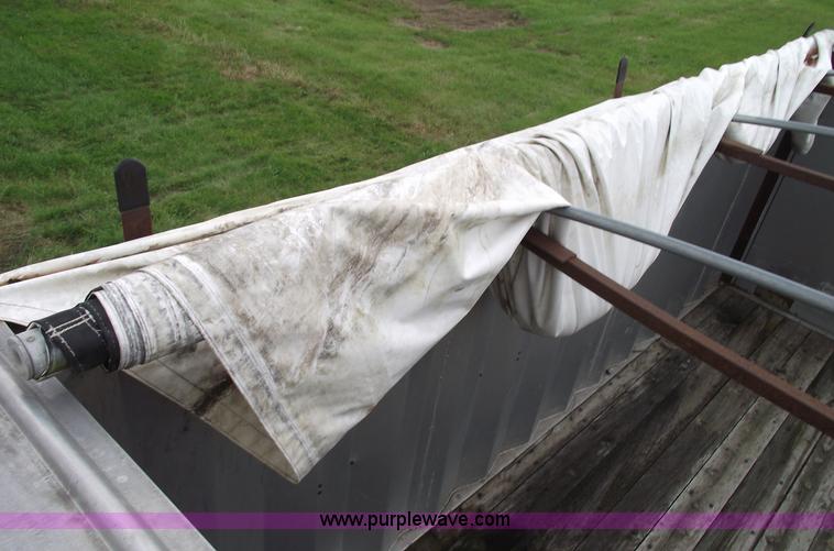 image for item 5812 1984 15' aluminum pup trailer