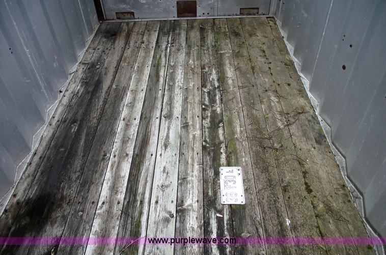 image for item 5812 1984 15' aluminum pup trailer