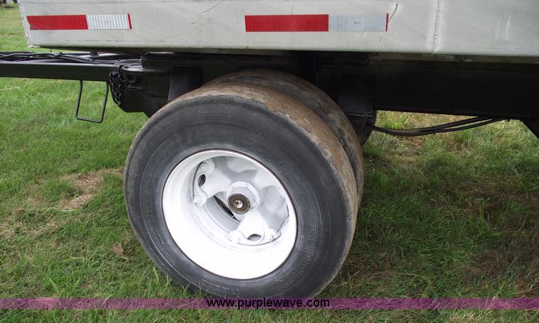 image for item 5812 1984 15' aluminum pup trailer
