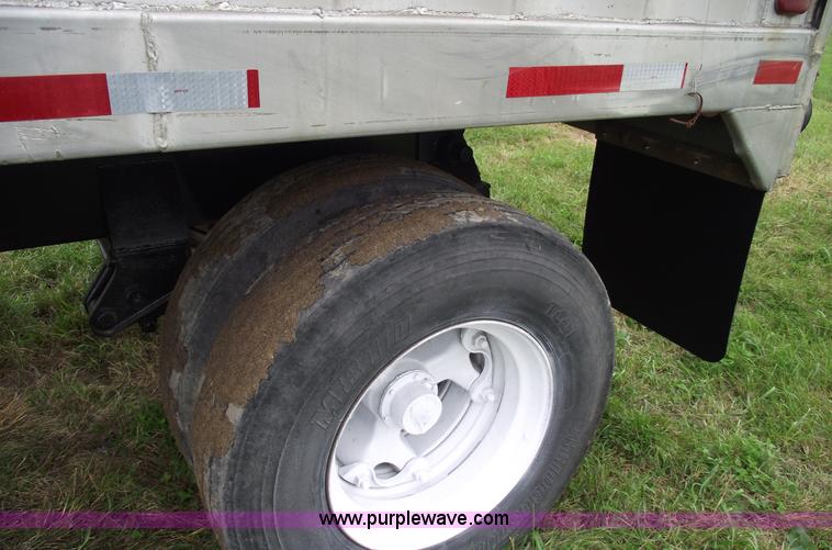 image for item 5812 1984 15' aluminum pup trailer