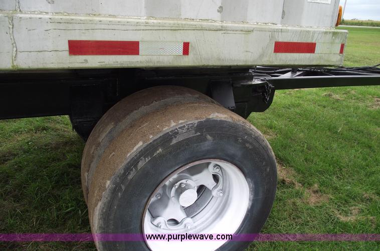 image for item 5812 1984 15' aluminum pup trailer