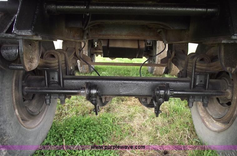 image for item 5812 1984 15' aluminum pup trailer