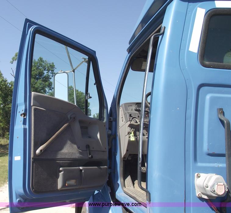 image for item 5846 1999 Sterling A9513 semi truck