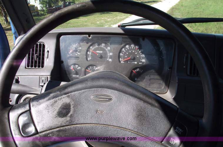 image for item 5846 1999 Sterling A9513 semi truck