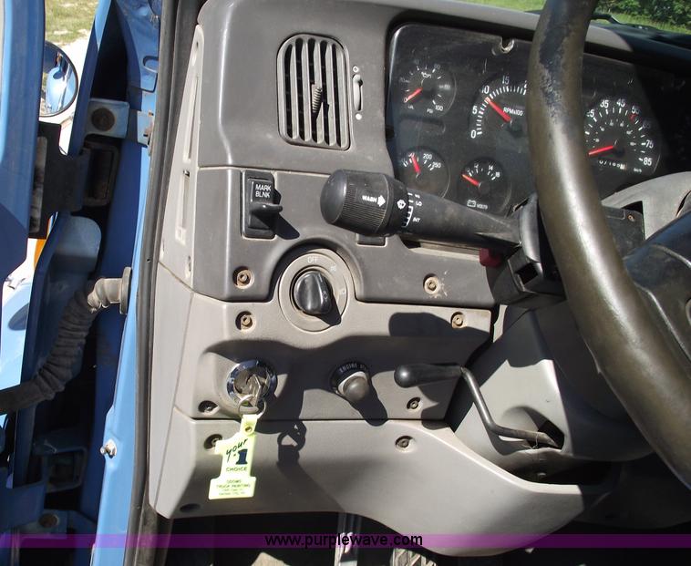 image for item 5846 1999 Sterling A9513 semi truck