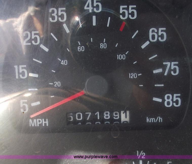 image for item 5846 1999 Sterling A9513 semi truck