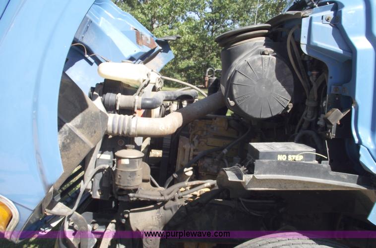 image for item 5846 1999 Sterling A9513 semi truck