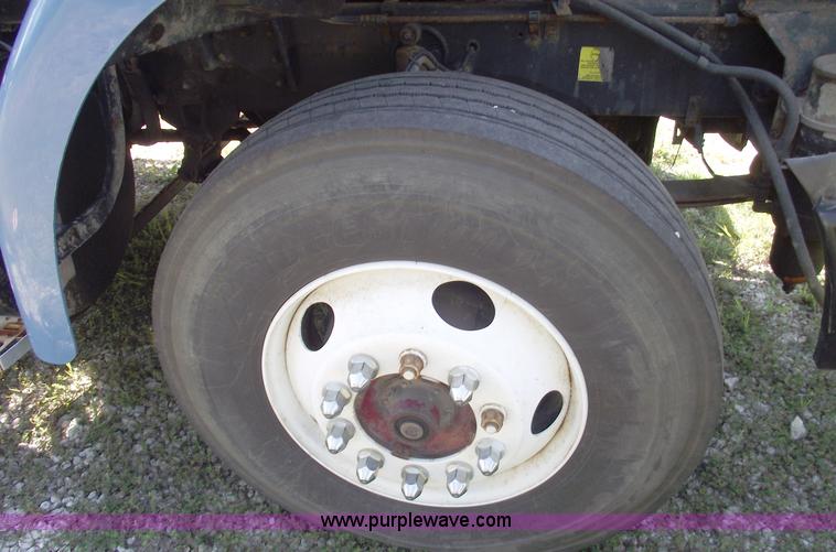 image for item 5846 1999 Sterling A9513 semi truck