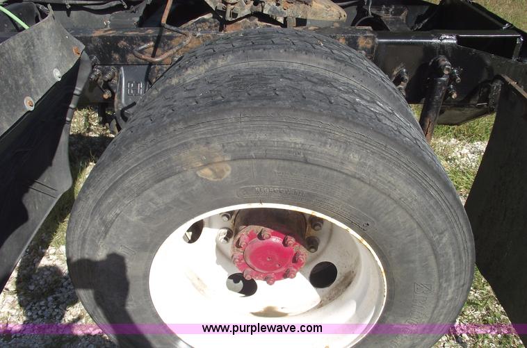 image for item 5846 1999 Sterling A9513 semi truck