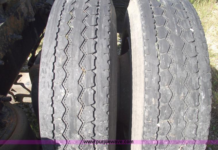 image for item 5846 1999 Sterling A9513 semi truck