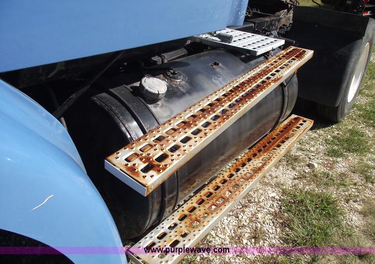 image for item 5846 1999 Sterling A9513 semi truck