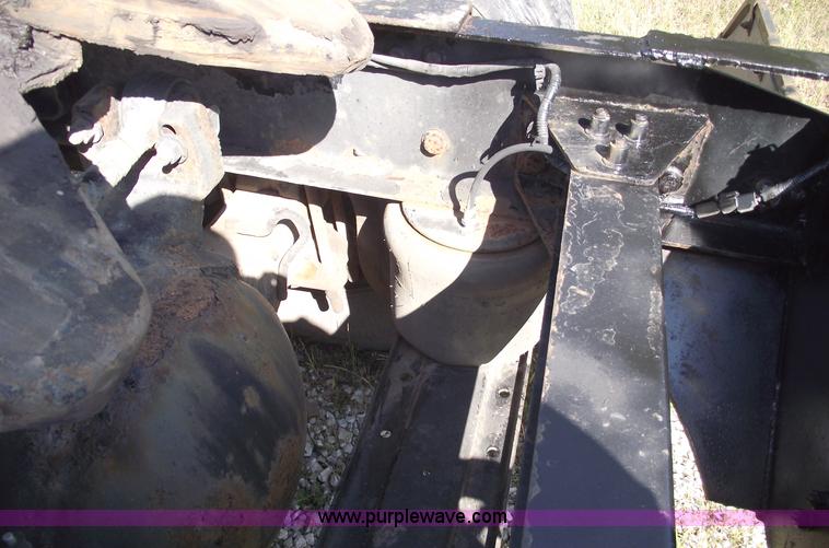 image for item 5846 1999 Sterling A9513 semi truck