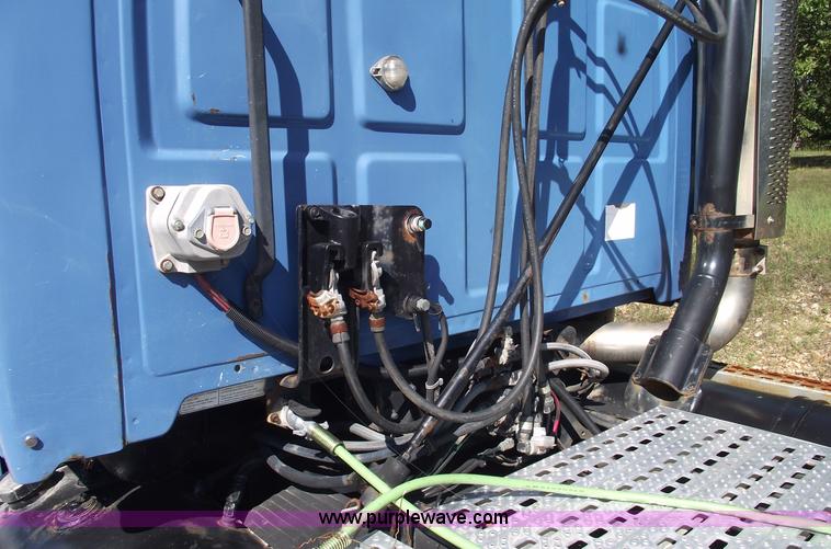 image for item 5846 1999 Sterling A9513 semi truck