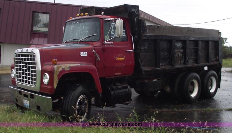 image for item 5853 1980 Ford F8000 dump truck