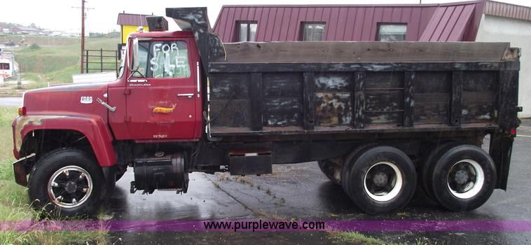 image for item 5853 1980 Ford F8000 dump truck