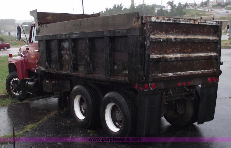 image for item 5853 1980 Ford F8000 dump truck