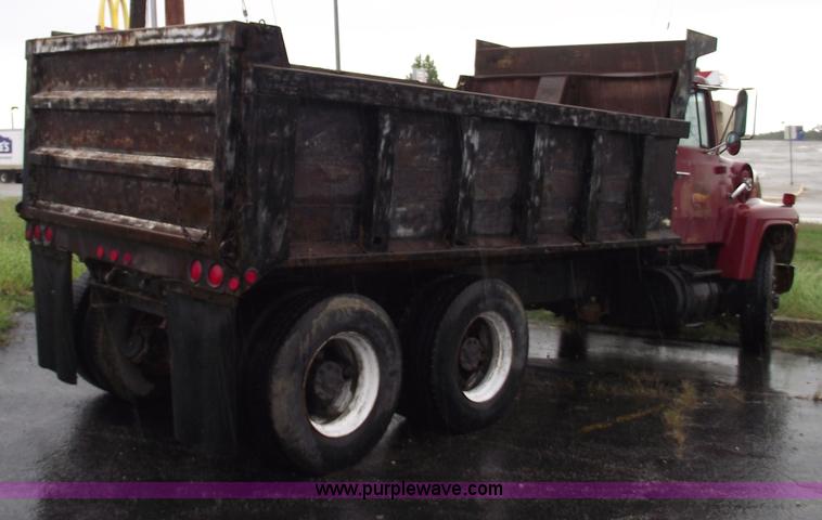 image for item 5853 1980 Ford F8000 dump truck