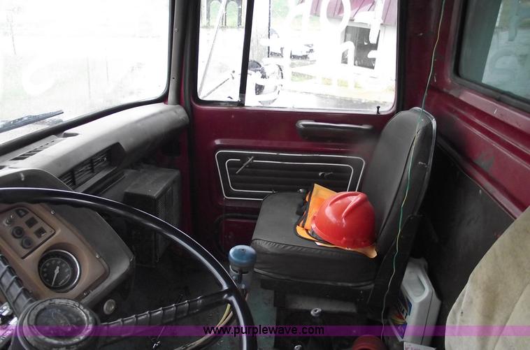 image for item 5853 1980 Ford F8000 dump truck