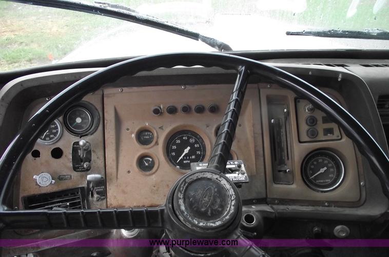 image for item 5853 1980 Ford F8000 dump truck