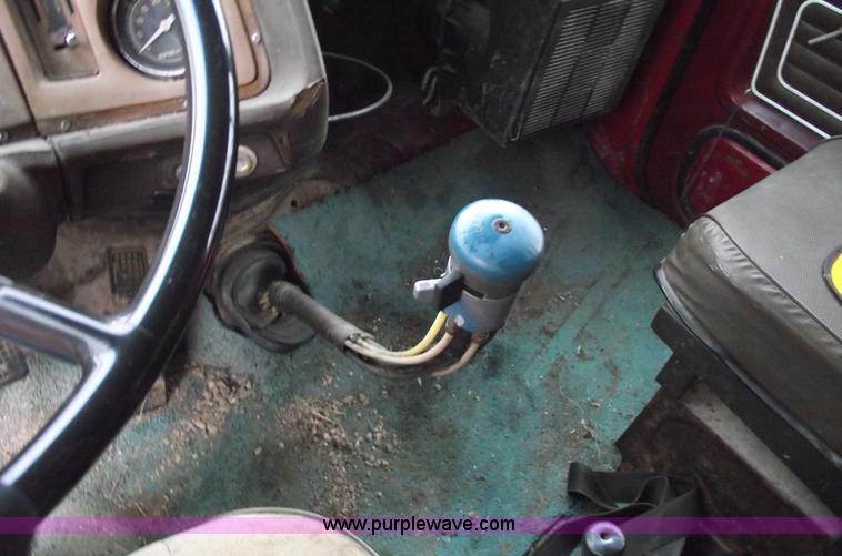 image for item 5853 1980 Ford F8000 dump truck