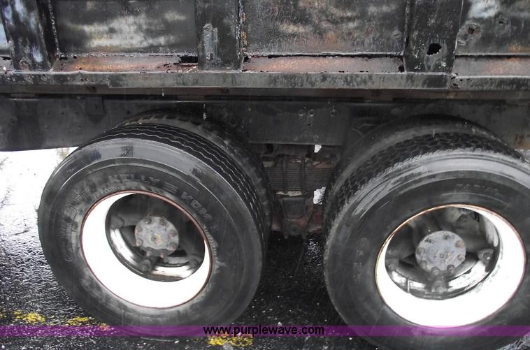 image for item 5853 1980 Ford F8000 dump truck